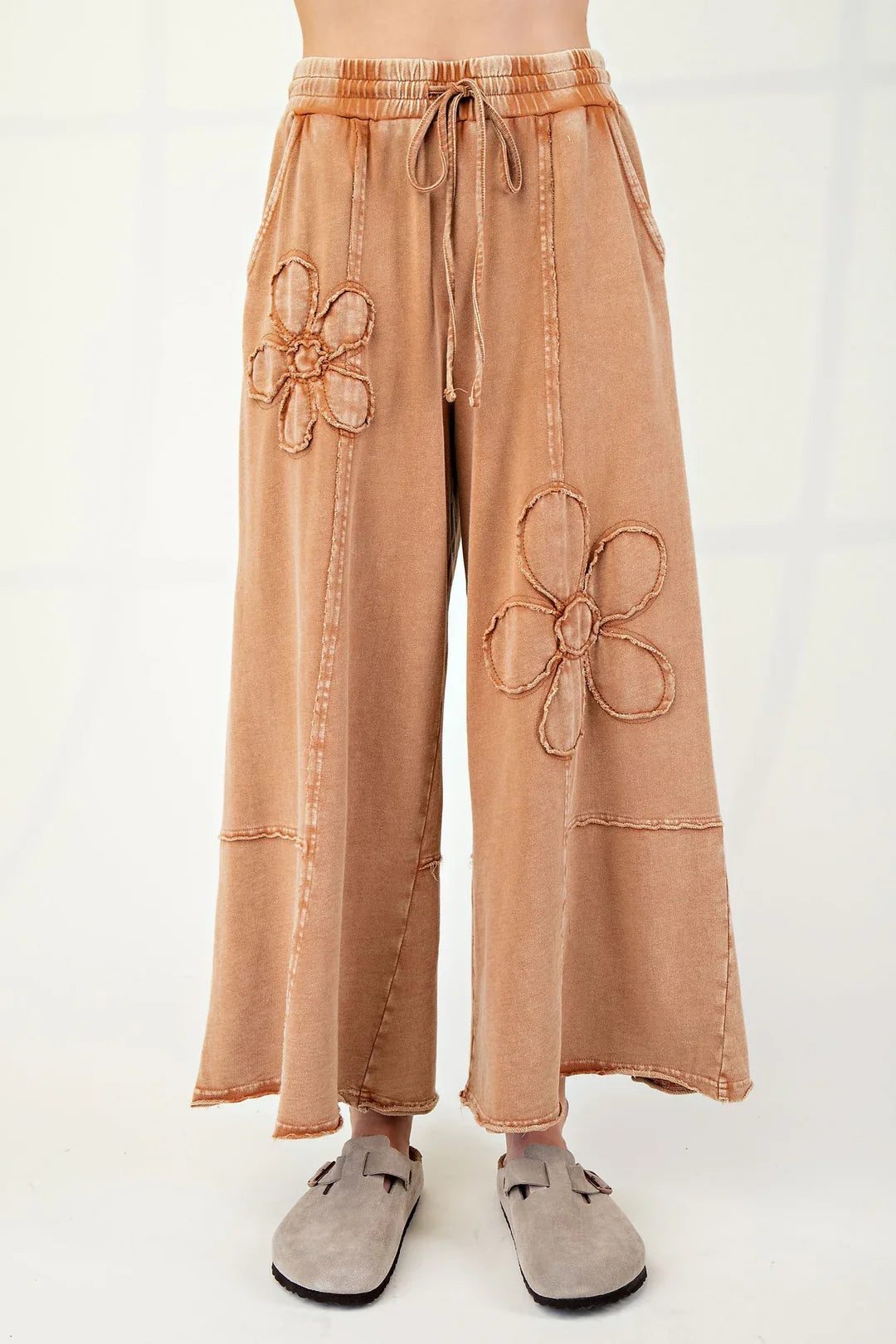 Easel raised flower knit wide leg pants